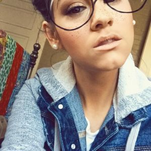 Meet your Posher, Lena